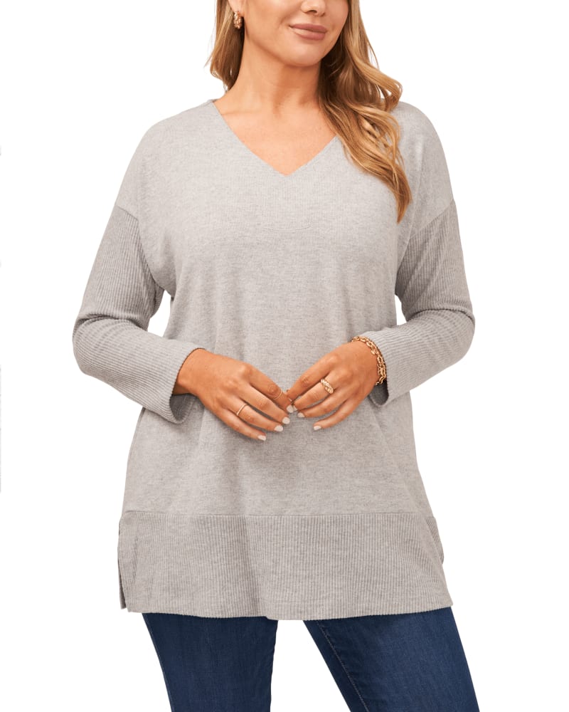 Front of a model wearing a size 1X Gianna Tunic Sweater in SILVER HTHR by Vince Camuto. | dia_product_style_image_id:261936